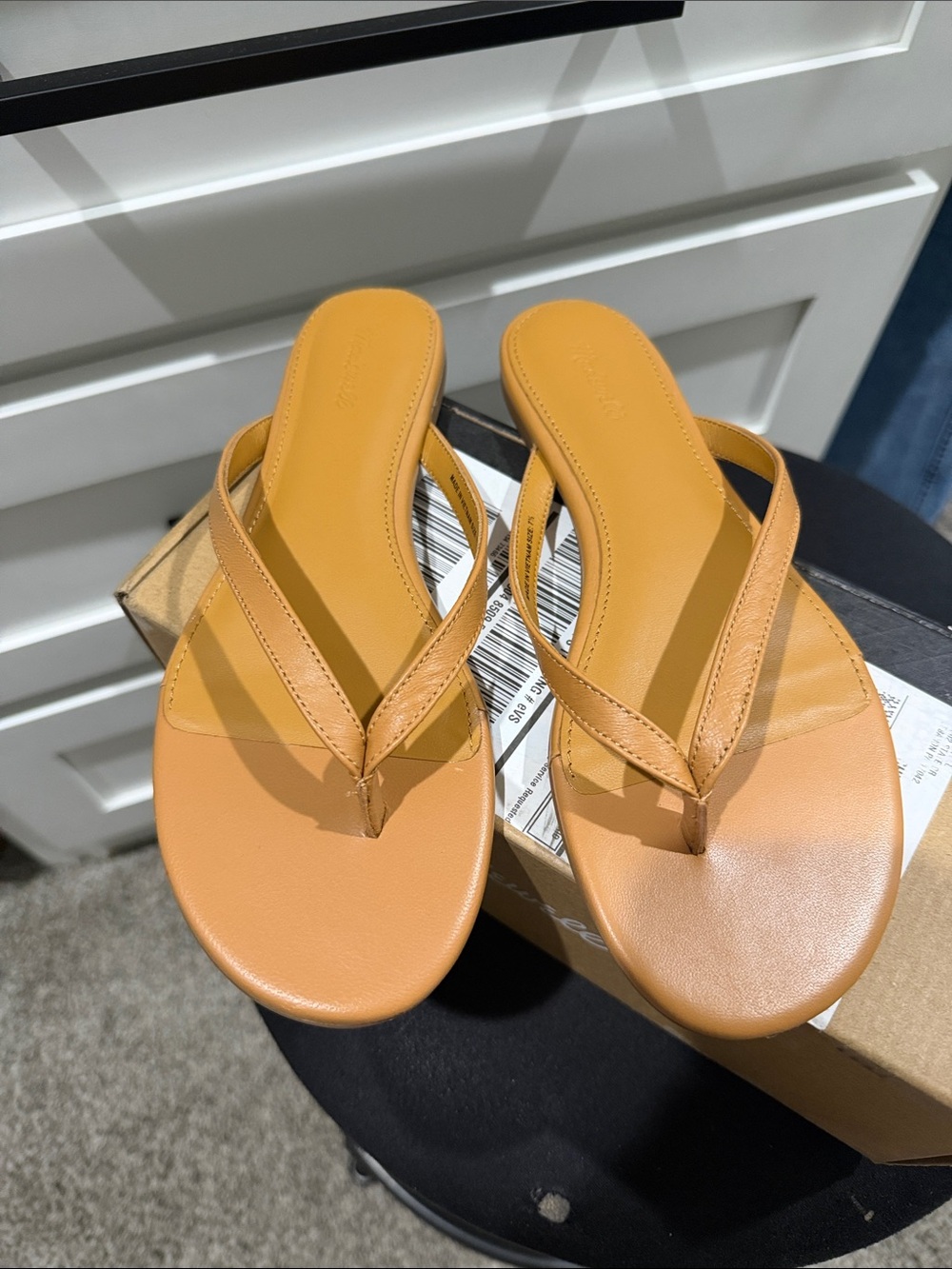 New in box madewell leather thong slide